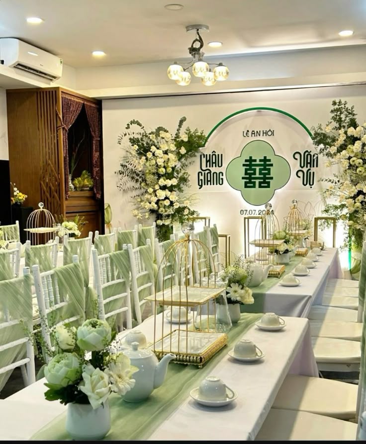 Mẫu trang trí gia tiên