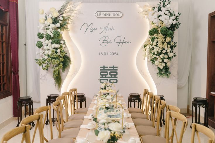 Mẫu trang trí gia tiên